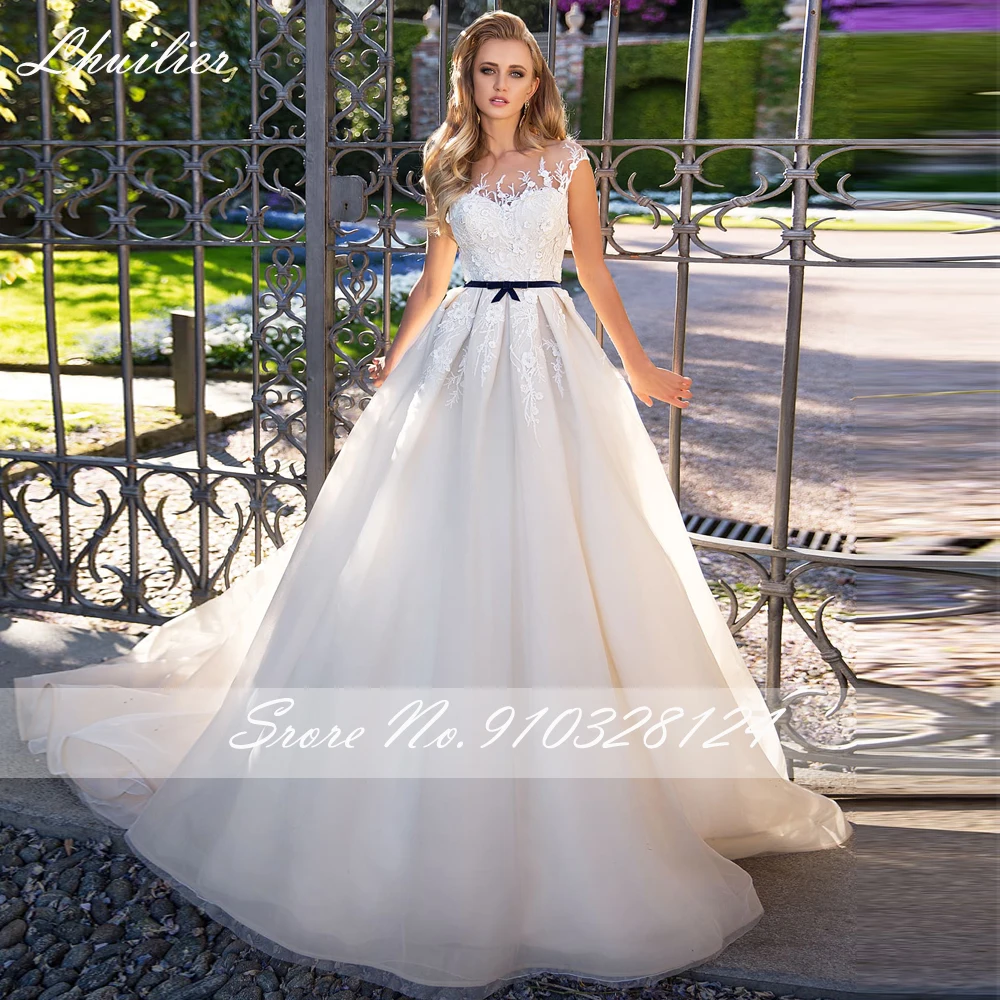 Lhuilier Women's A Line Tulle Wedding Dresses Crystal Beaded Sleeveless Floor Length Vintage Bridal Gowns with Bow Belt
Lhuilier Women's A Line Tulle Wedding Dresses Crystal Beaded Sleeveless Floor Length Vintage Bridal Gowns with Bow Belt