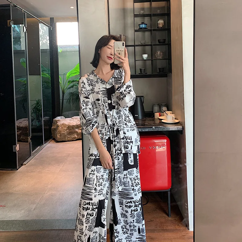 Harajpee Women Pajamas 2021 Spring Autumn French Vintage Temperament Ins Style Newspaper Printing Loose Sexy Home Wear Suits
Harajpee Women Pajamas 2021 Spring Autumn French Vintage Temperament Ins Style Newspaper Printing Loose Sexy Home Wear Suits