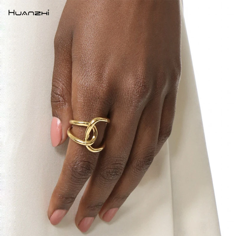 HUANZHI 2019 New Simpleness Personality Twisted Irregular Curve Cross Metal Ringfor Women Bangle Wedding Party Jewelry Gift
HUANZHI 2019 New Simpleness Personality Twisted Irregular Curve Cross Metal Ringfor Women Bangle Wedding Party Jewelry Gift