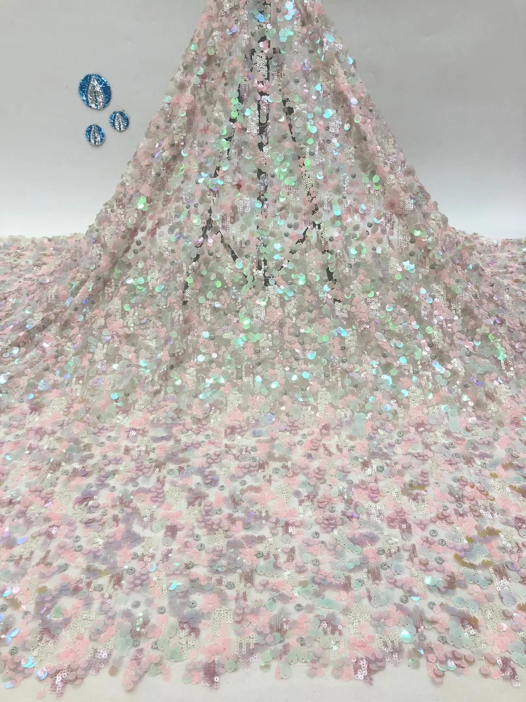 African Sequin Lace Fabric 2021 High Quality French Tulle Lace Nigeria Lace Fabric For Wedding Dress XB4617
African Sequin Lace Fabric 2021 High Quality French Tulle Lace Nigeria Lace Fabric For Wedding Dress XB4617
