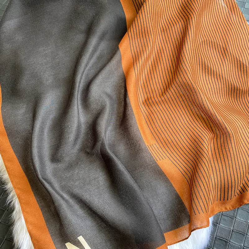 2020 Korean style autumn and winter cotton and hemp stripe scarves women fashionable warm shawl popular sunscreen beach towel
2020 Korean style autumn and winter cotton and hemp stripe scarves women fashionable warm shawl popular sunscreen beach towel