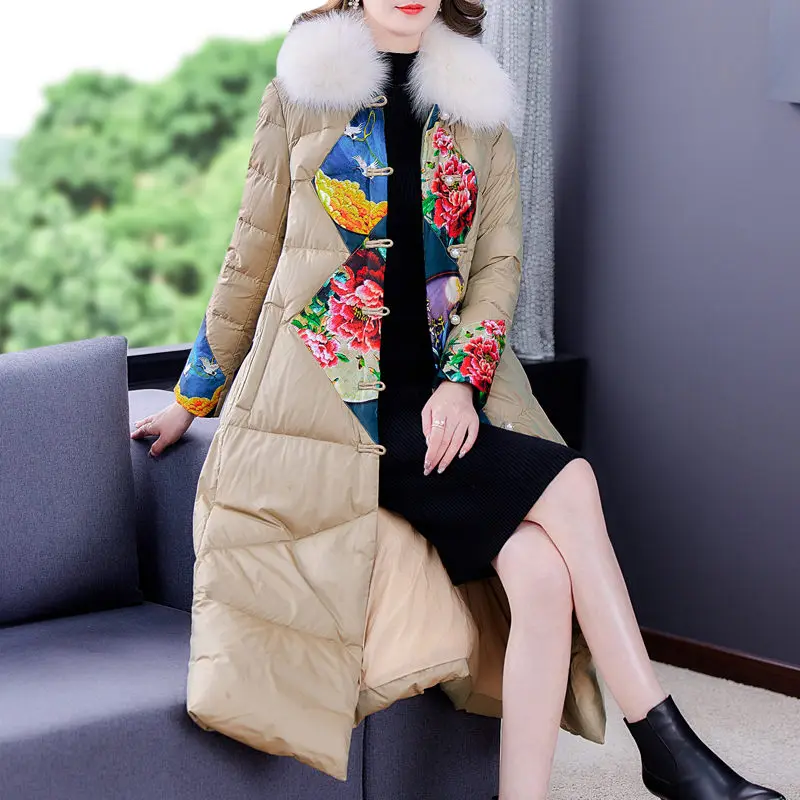 Chinese Style Fox Fur Collar Down Jacket Women 2021 Winter New Fashion Print Stitching Design Long Coat Elegant Outerwear M1465
Chinese Style Fox Fur Collar Down Jacket Women 2021 Winter New Fashion Print Stitching Design Long Coat Elegant Outerwear M1465