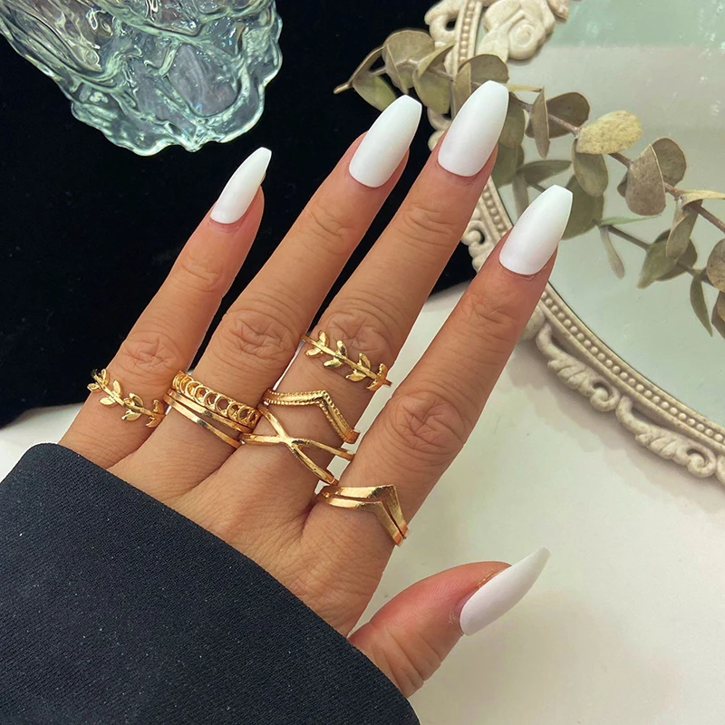 Vintage Rings Set for Women Moon Leaf Black Stone Cross Crystal Ring Bohemian Jewelry Retro Joint Ring Set Lady Accessories Gift
Vintage Rings Set for Women Moon Leaf Black Stone Cross Crystal Ring Bohemian Jewelry Retro Joint Ring Set Lady Accessories Gift