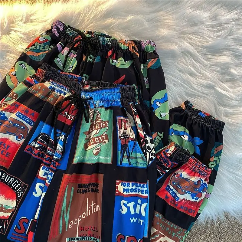Super hot harbor style, handsome legged Capris, Korean version, street blowing, cool girl, students' wide leg pants
Super hot harbor style, handsome legged Capris, Korean version, street blowing, cool girl, students' wide leg pants