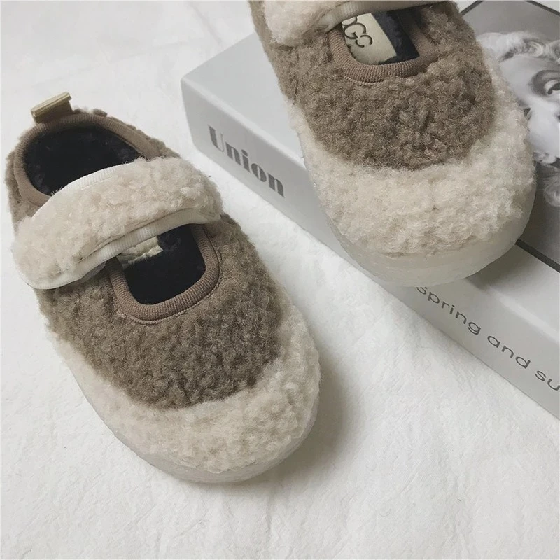 Autumn and Winter Girls Shoes Children Soft and Antiskid Plush Baby Causual Shoes Toddler Kids Wool Fashion Cotton Shoes
Autumn and Winter Girls Shoes Children Soft and Antiskid Plush Baby Causual Shoes Toddler Kids Wool Fashion Cotton Shoes