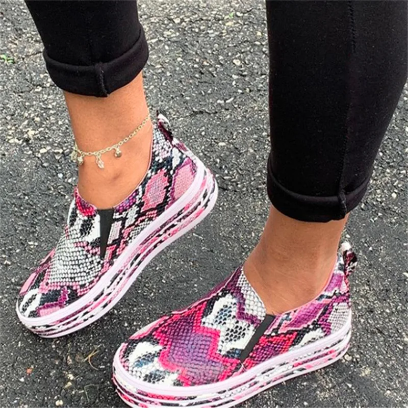 

2021 New Women Flat Vulcanized Shoes Snake Printing PU Leather Sneakers Slip On Casual Platform Female Shoes Walking Footwear