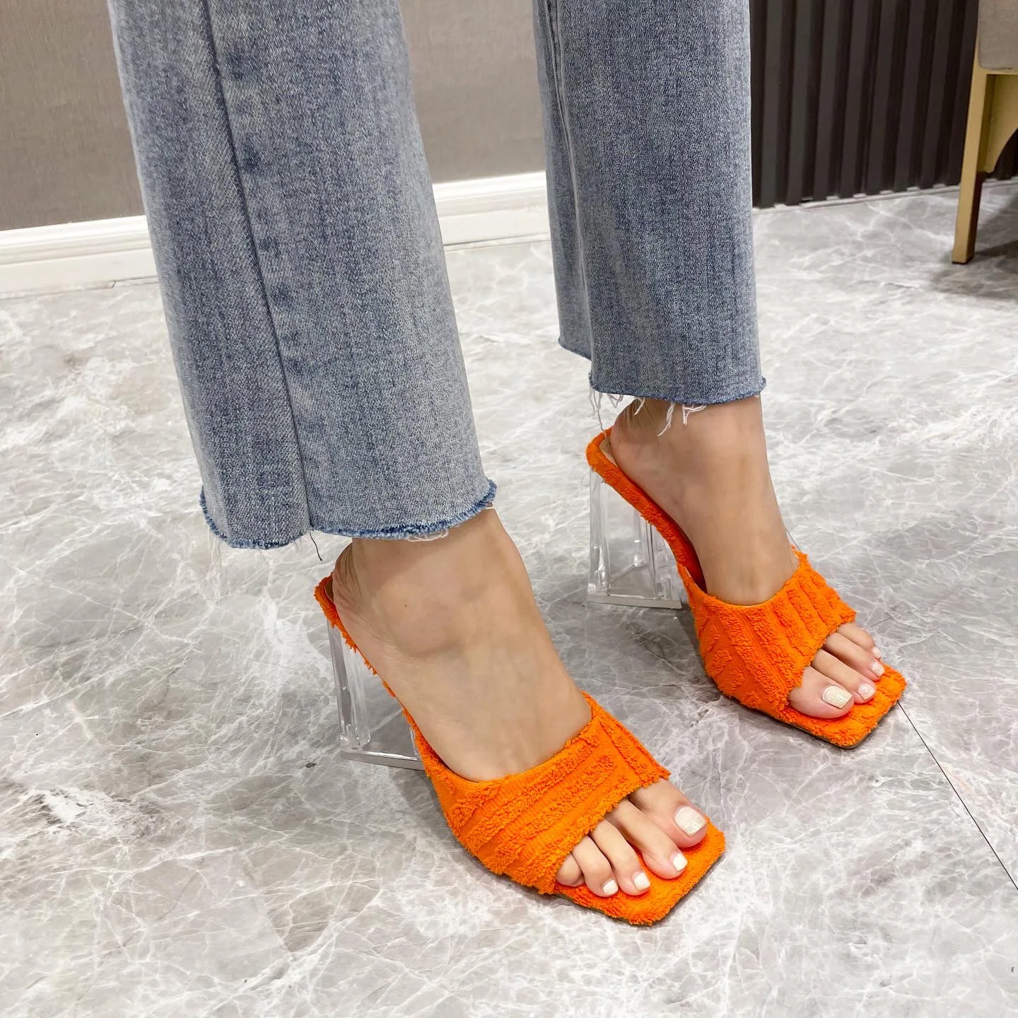 HOKSZVY Summer Irregular Pattern Sandals Fashion Crystal Heel Square Toe Thick Heel Women's Shoes High Heel Slippers JXQ
HOKSZVY Summer Irregular Pattern Sandals Fashion Crystal Heel Square Toe Thick Heel Women's Shoes High Heel Slippers JXQ
