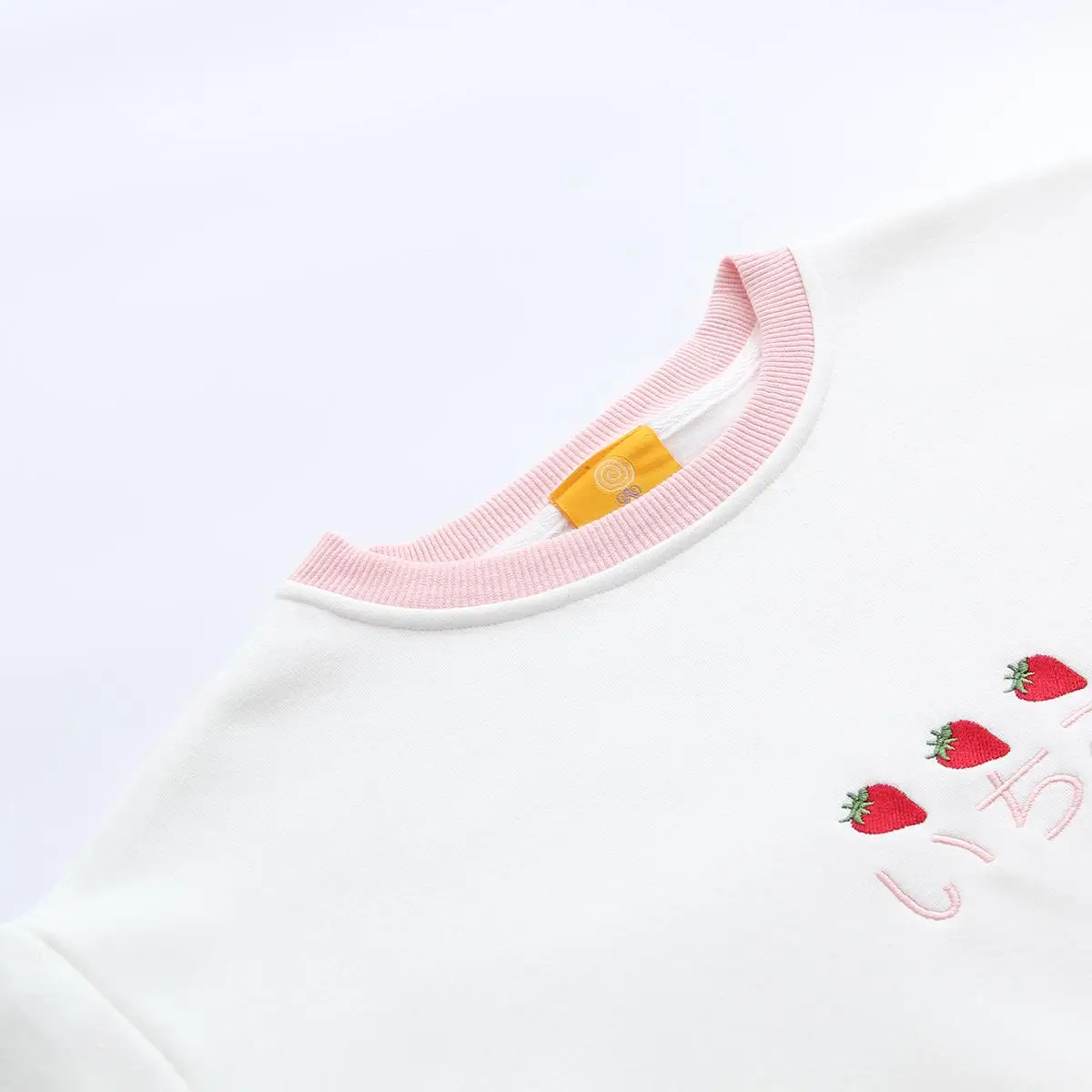 Mori Preppy Soft Sister Strawberry Embroidery Thicken Long Sleeve Hoodies Girl Japanese Sweet Cute Keep Warm Base Tops Women
Mori Preppy Soft Sister Strawberry Embroidery Thicken Long Sleeve Hoodies Girl Japanese Sweet Cute Keep Warm Base Tops Women