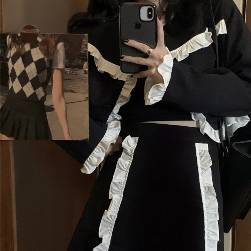 Spring Women Sexy Two Piece Set Skirt Contrast Color Ruffles Long Sleeve Crop Top + Mini Skirt Suits 2 Piece Ensemble Femme
Spring Women Sexy Two Piece Set Skirt Contrast Color Ruffles Long Sleeve Crop Top + Mini Skirt Suits 2 Piece Ensemble Femme
