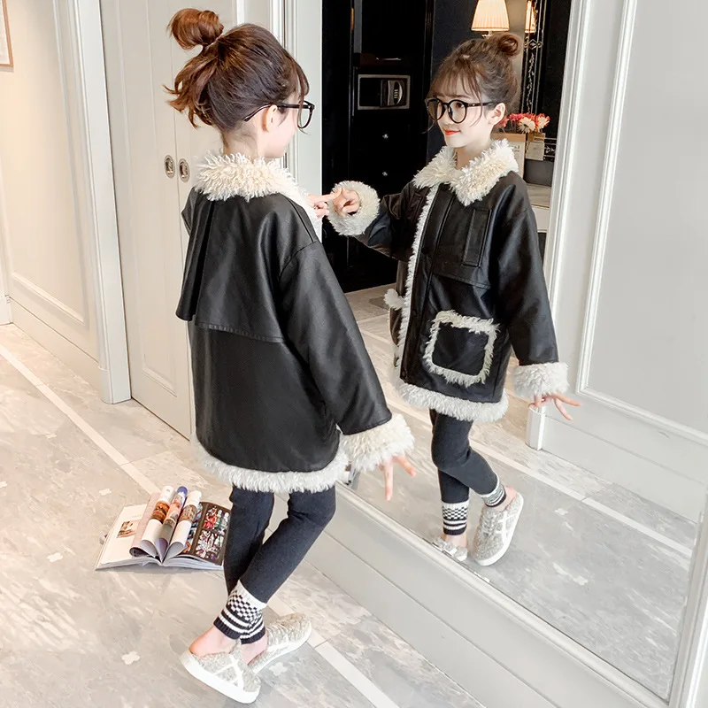 Girls' quilted leather jacket 2020 winter new children's clothing children's medium and large girls fur stitching leather jacket
Girls' quilted leather jacket 2020 winter new children's clothing children's medium and large girls fur stitching leather jacket