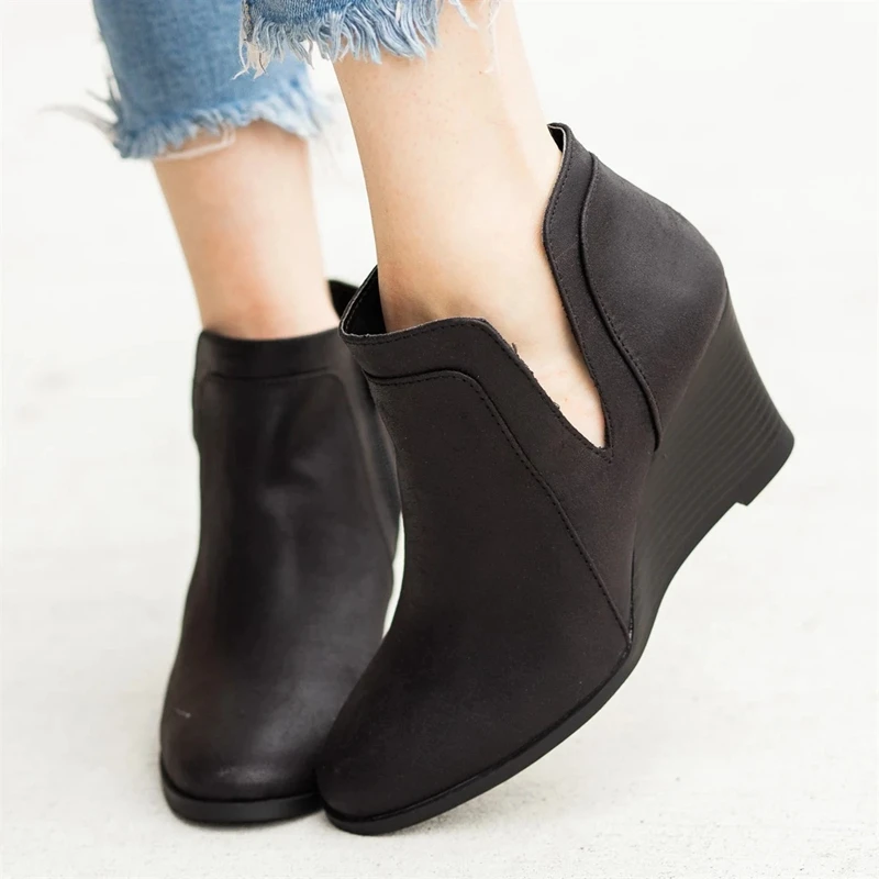 WoMen Ankle Boots Large Size 53 Zipper Solid Beautiful PU Leather Boots Women Wedge Cozy Rubber Boots For Women 
WoMen Ankle Boots Large Size 53 Zipper Solid Beautiful PU Leather Boots Women Wedge Cozy Rubber Boots For Women