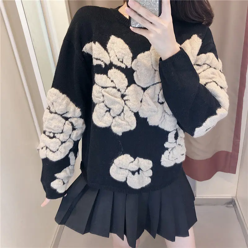 2020 Korean Autumn Winter Fashion New Solid Color Round Collar Full Sleeve Loose Embroidered Sweater Women
2020 Korean Autumn Winter Fashion New Solid Color Round Collar Full Sleeve Loose Embroidered Sweater Women