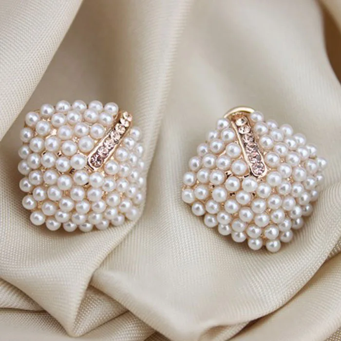 2021 New Fashion Jewelry Crystal Rhinestone Pearl Stud Earrings for Women Vintage Earrings Gifts For Women Lady Girls Wholesale
2021 New Fashion Jewelry Crystal Rhinestone Pearl Stud Earrings for Women Vintage Earrings Gifts For Women Lady Girls Wholesale