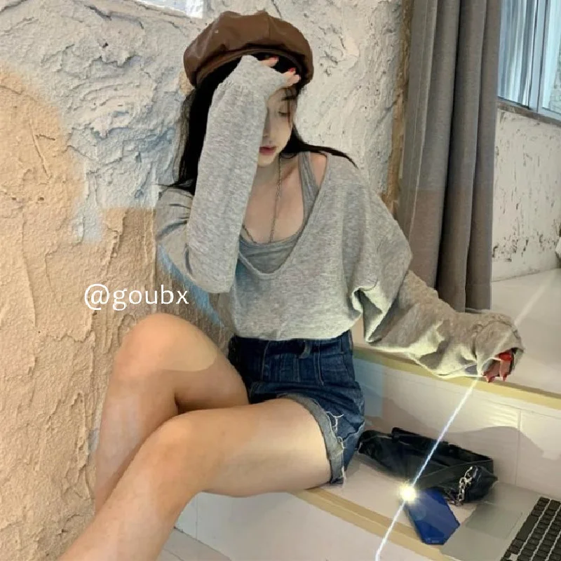 Fall 2021new Solid Color False Two-Piece Pullover Sweater Women's Korean Style Loose Retro Design Sense Niche Top
Fall 2021new Solid Color False Two-Piece Pullover Sweater Women's Korean Style Loose Retro Design Sense Niche Top