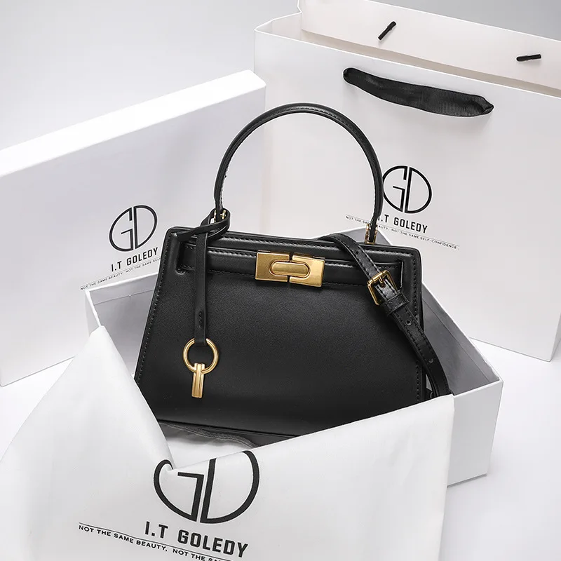 Personality Fashion2021 NewFamous Designer Luxury Brand Women's High-quality Leather Shoulder Messenger Bag Purses Crossbody
Personality Fashion2021 NewFamous Designer Luxury Brand Women's High-quality Leather Shoulder Messenger Bag Purses Crossbody