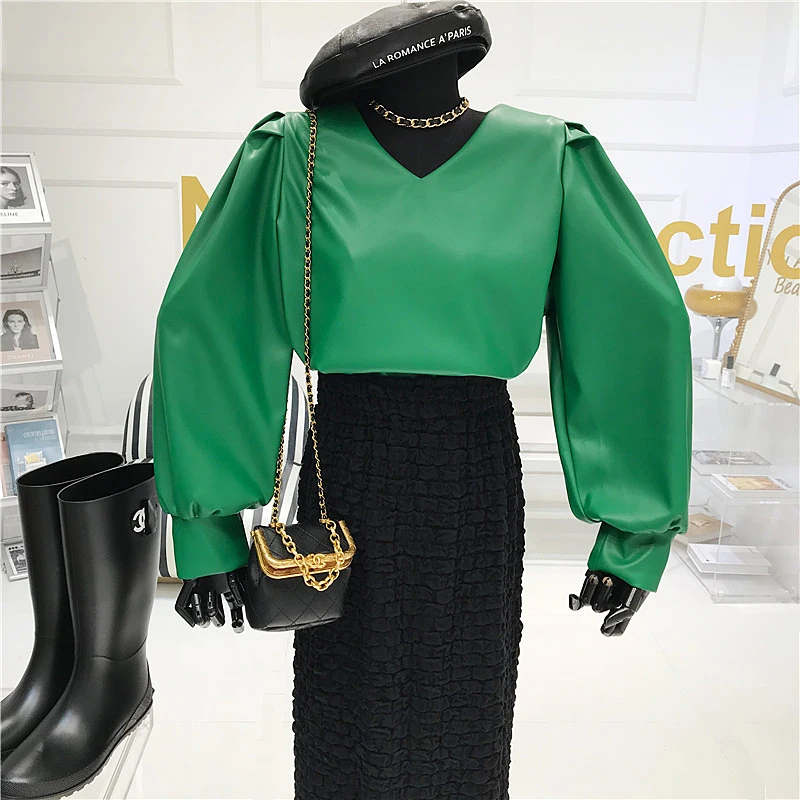 ALPHALMODA 2020 Autumn New Arrived Women V-neck Puff Sleeve Pullover Fashion PU Top Women Solid Color Faux Leather Trendy Blouse
ALPHALMODA 2020 Autumn New Arrived Women V-neck Puff Sleeve Pullover Fashion PU Top Women Solid Color Faux Leather Trendy Blouse