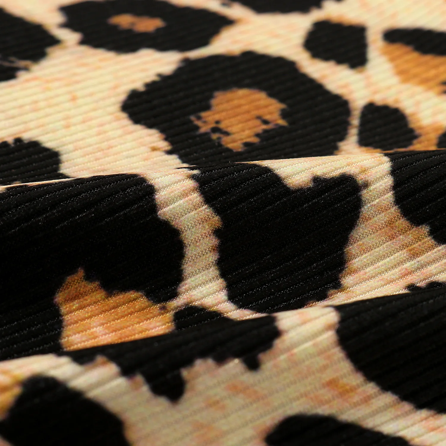 Women's Swimsuits 2021 Push Up High Waist Solid V Neck Bikini Swimwear Padded Beachwear Bathing Suit Leopard Women Swimsuit
Women's Swimsuits 2021 Push Up High Waist Solid V Neck Bikini Swimwear Padded Beachwear Bathing Suit Leopard Women Swimsuit