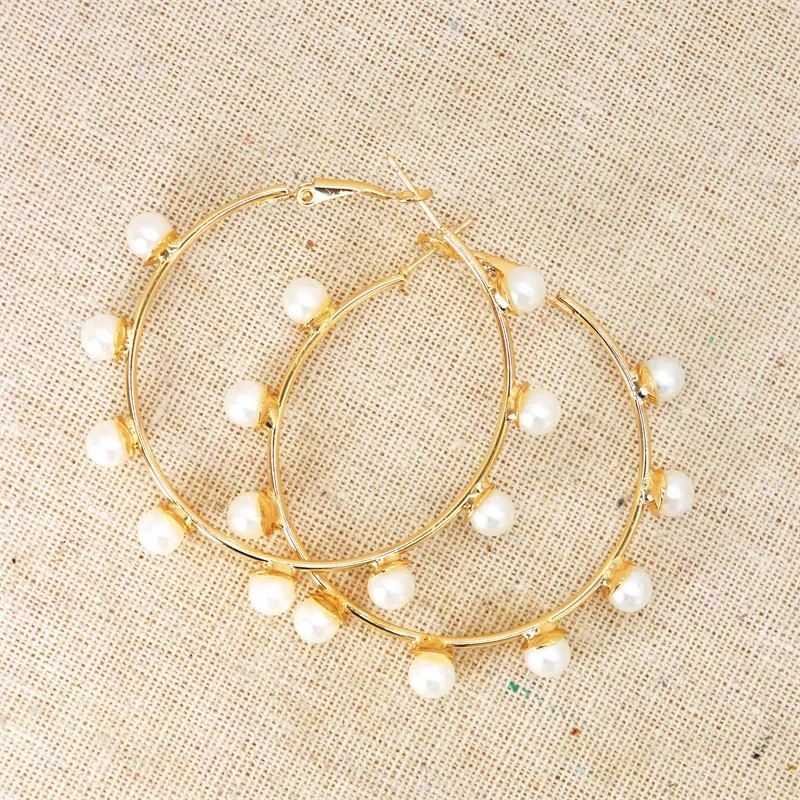 ZHONGVI Vintage Large White Gold Pearl Hoop Earrings For Women Girl Original Twisted Circle Big Round Earrings Fashion Jewelry
ZHONGVI Vintage Large White Gold Pearl Hoop Earrings For Women Girl Original Twisted Circle Big Round Earrings Fashion Jewelry