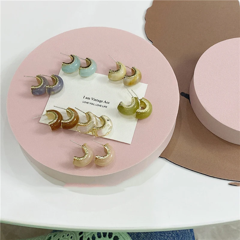 Origin Summer Vintage Candy Colors Geometric C Shape Hoop Earring for Women Girls Textured Resin Earring Jewelry Pendientes
Origin Summer Vintage Candy Colors Geometric C Shape Hoop Earring for Women Girls Textured Resin Earring Jewelry Pendientes
