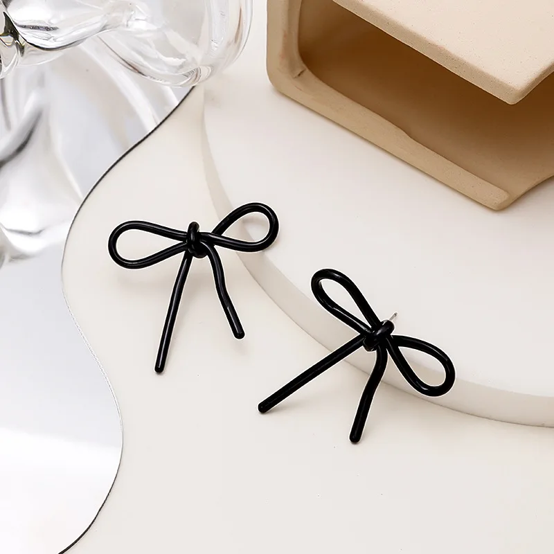 2021 Trend Creative Black Acrylic Resin Women's Bow Stud Earrings Cute Creative Korean Jewelry Girls Birthday Party Earrings
2021 Trend Creative Black Acrylic Resin Women's Bow Stud Earrings Cute Creative Korean Jewelry Girls Birthday Party Earrings