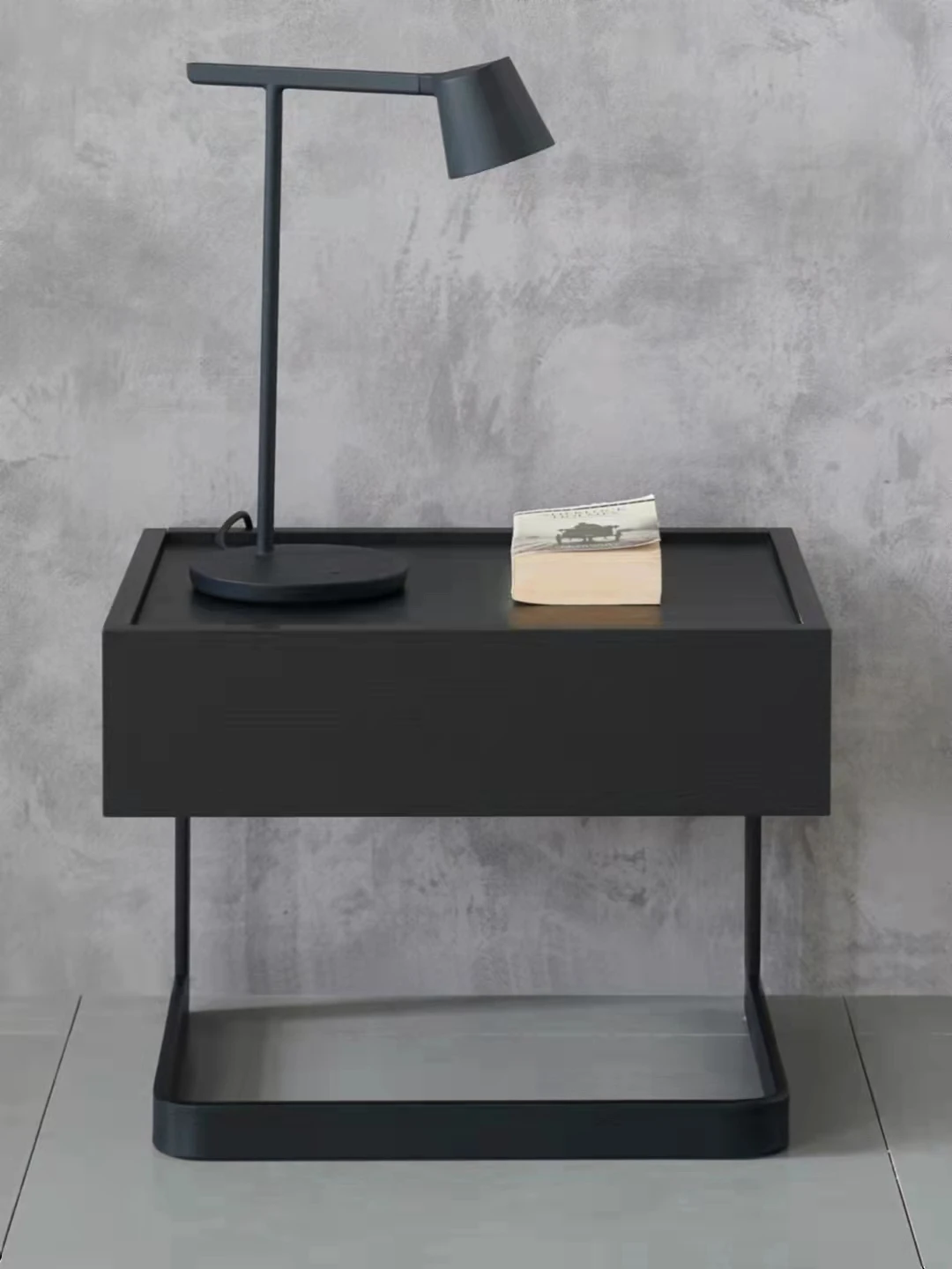 Louis Fashion Bedside Table Bedroom Cabinet Modern Simplicity Minimalist Stainless Steel Tripod Multi-colored practical
Louis Fashion Bedside Table Bedroom Cabinet Modern Simplicity Minimalist Stainless Steel Tripod Multi-colored practical
