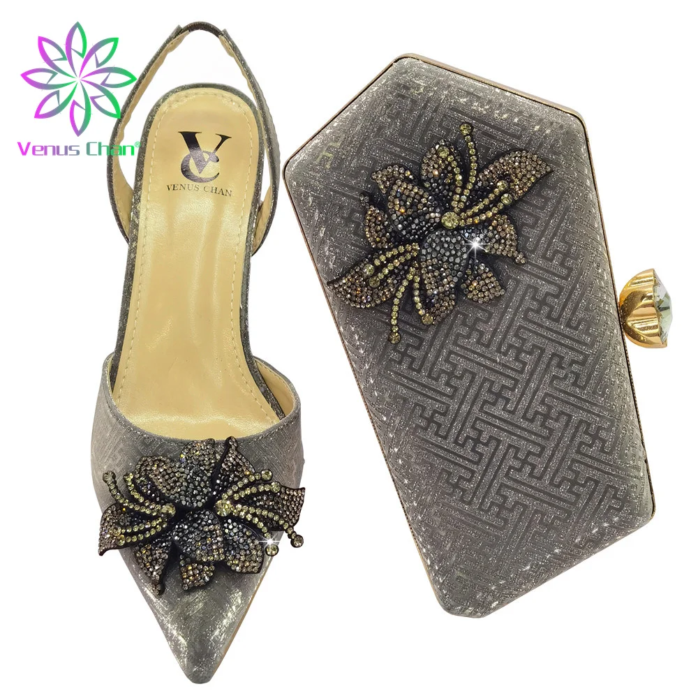 Африканские зрелые Элегантные Высокие продажи женской обуви и сумки, подходящие к серому цвету, удобные каблуки на платформе для вечевечер...
Африканские зрелые Элегантные Высокие продажи женской обуви и сумки, подходящие к серому цвету, удобные каблуки на платформе для вечевечер...