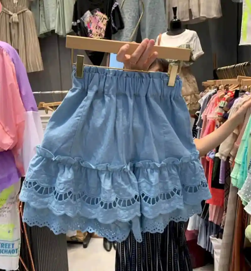 2020 Summer New High Waist Ruffle Shorts Women Clothes Lace Patchwork Hollow-out Fashion Bottoms Korean Causal Solid Short Femme
2020 Summer New High Waist Ruffle Shorts Women Clothes Lace Patchwork Hollow-out Fashion Bottoms Korean Causal Solid Short Femme