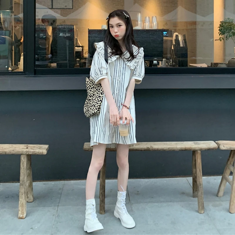 Summer 2021 New Popular Striped Shirt Women's Design Sense Niche Outdoor Wear Loose Mid-Length Short Sleeve Shirt Fashion
Summer 2021 New Popular Striped Shirt Women's Design Sense Niche Outdoor Wear Loose Mid-Length Short Sleeve Shirt Fashion