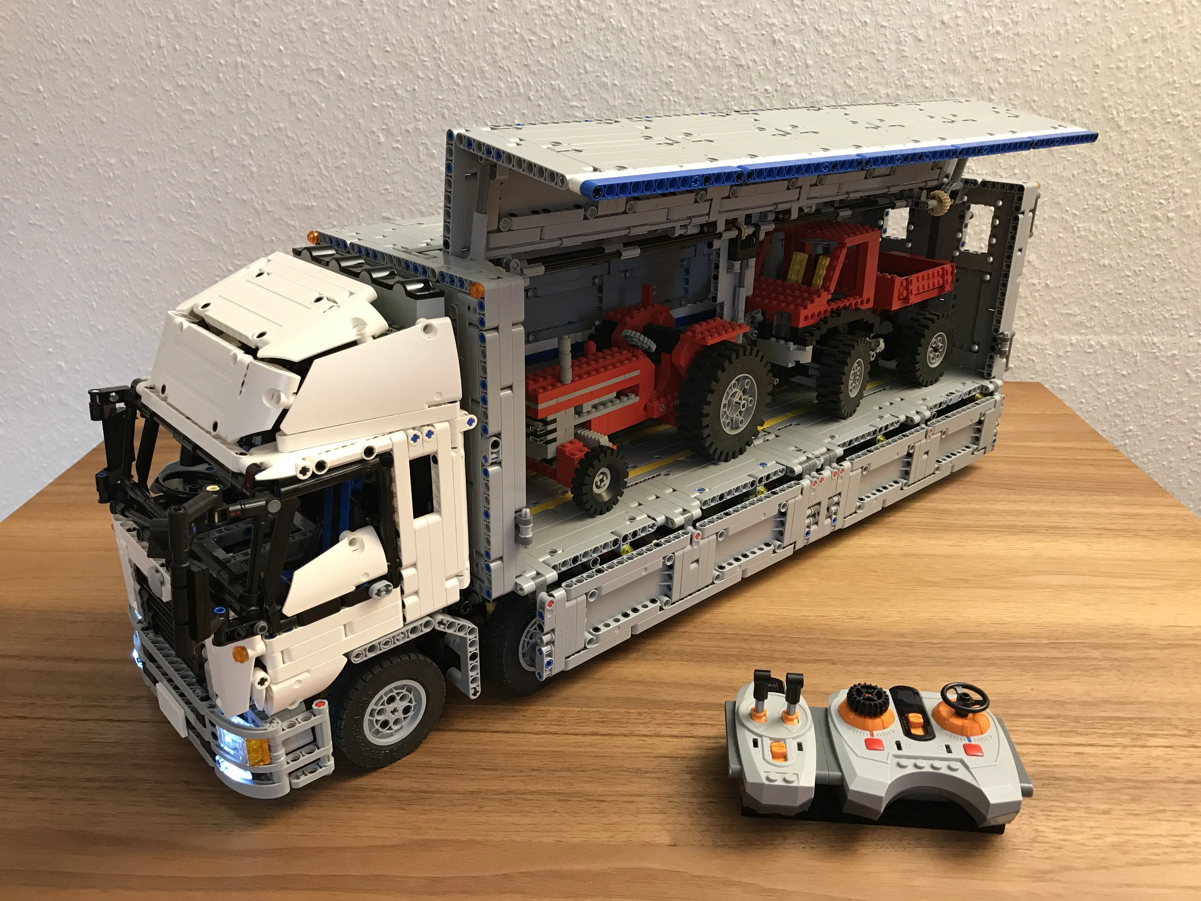 RC Technology Mechanical Remote Control Electric Arakawa Truck Parts Package MOC-1389 Boy Building Block Toy Gift
RC Technology Mechanical Remote Control Electric Arakawa Truck Parts Package MOC-1389 Boy Building Block Toy Gift