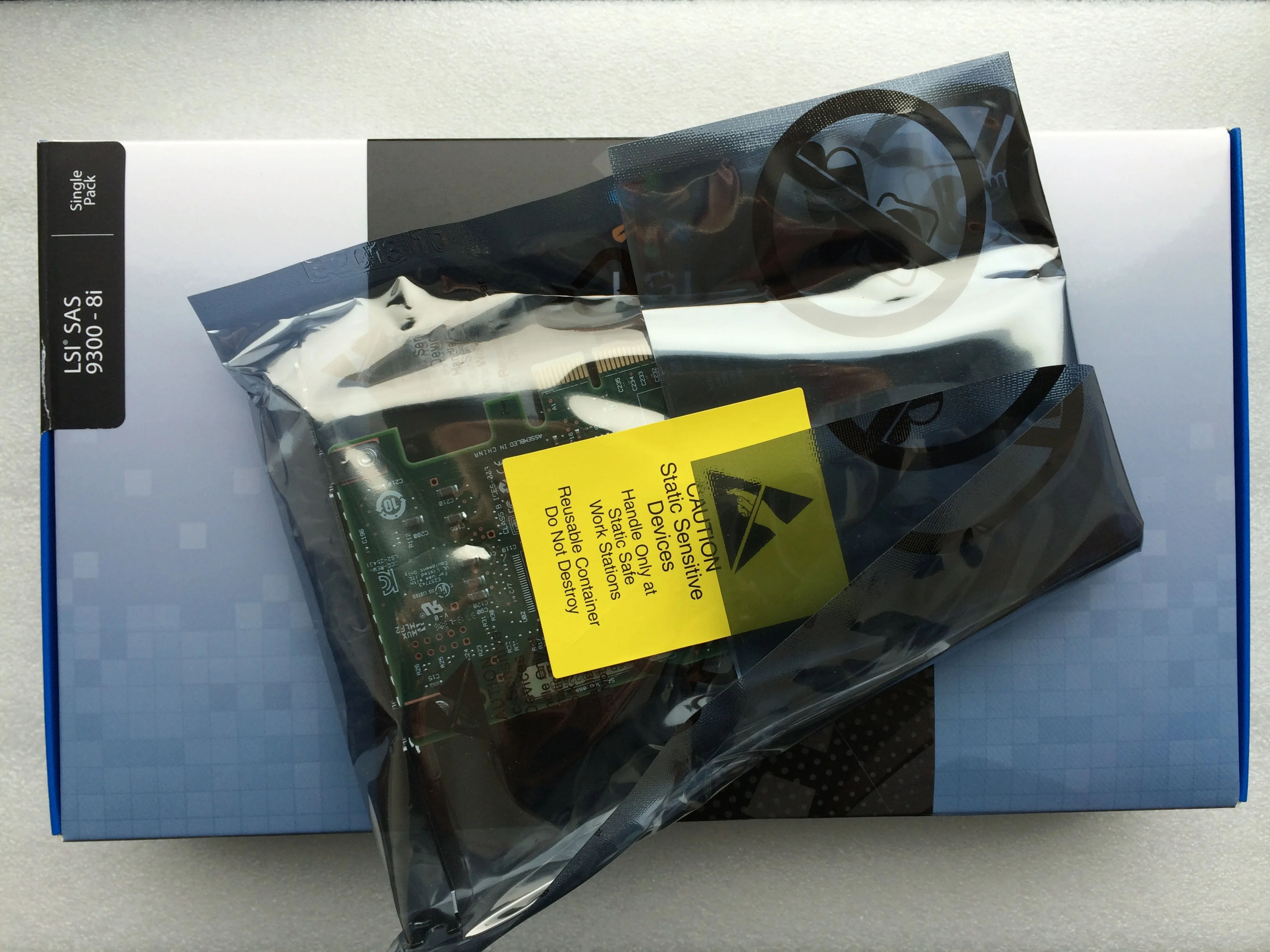 LSI SAS 9300-8i 12Gb / s PCI-E3.0 HBA card Brand new original, three years warranty!
LSI SAS 9300-8i 12Gb / s PCI-E3.0 HBA card Brand new original, three years warranty!