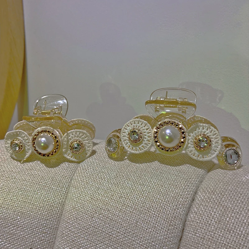 Fashion Hot Korean Luxury Pearl Rhinestone Hair Claw Crabs Clips Hair Claws Rhinestone Hairpin Hair Clip Accessories Women 
Fashion Hot Korean Luxury Pearl Rhinestone Hair Claw Crabs Clips Hair Claws Rhinestone Hairpin Hair Clip Accessories Women