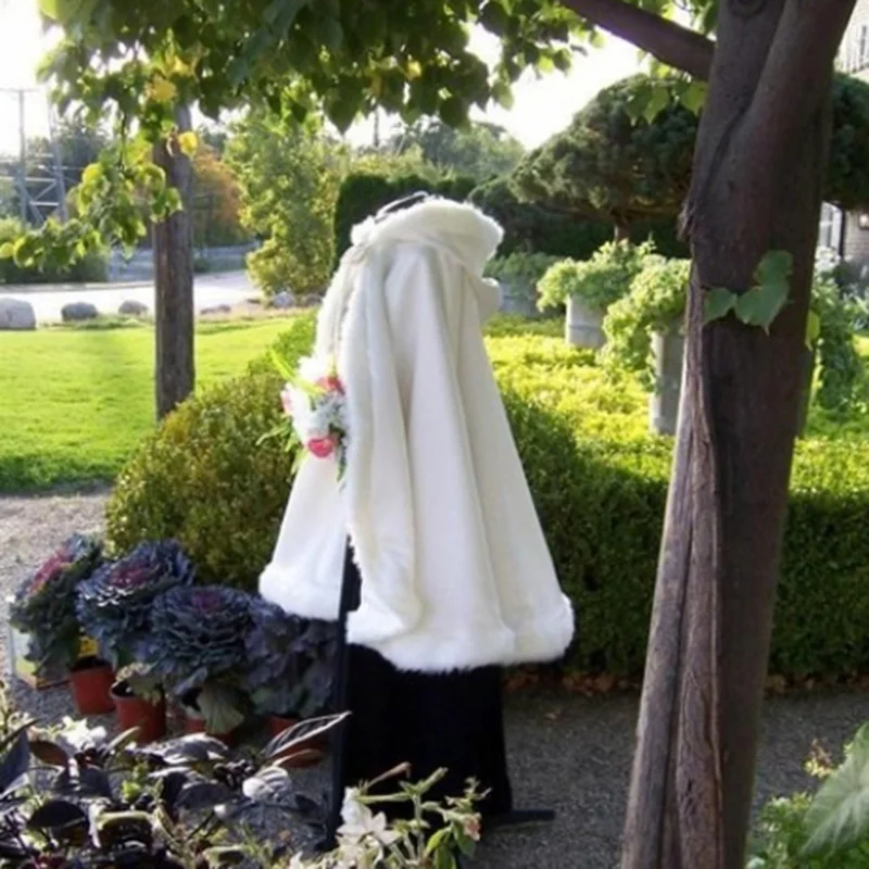 Warm Faux Fur Trim Winter Bridal Cape Stunning Wedding Cloaks Hooded Long Party Wraps Jacket White/Ivory Wrap
Warm Faux Fur Trim Winter Bridal Cape Stunning Wedding Cloaks Hooded Long Party Wraps Jacket White/Ivory Wrap