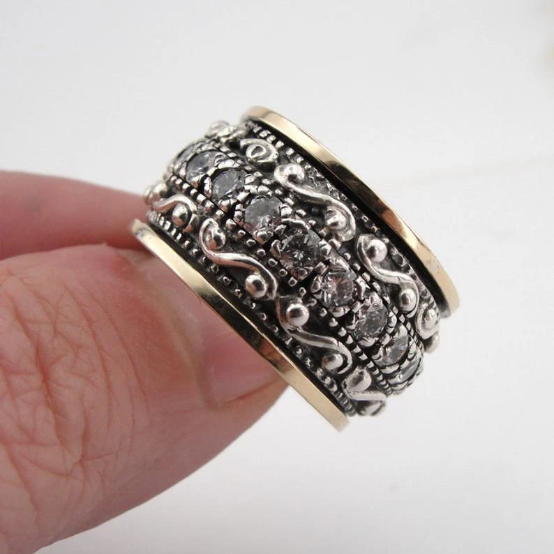 Vintage Two Tone Vine and Leaves Engraved White Stone Band Ring For Women Men Punk Gothic Party Retro Jewelry Gift A4M855
Vintage Two Tone Vine and Leaves Engraved White Stone Band Ring For Women Men Punk Gothic Party Retro Jewelry Gift A4M855