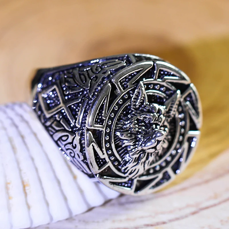Vintage Carving Relief Wolf Head Ring Viking Runes Bow Rings For Men Biker Steampunk Party Statement Jewelry Accessories B4T738
Vintage Carving Relief Wolf Head Ring Viking Runes Bow Rings For Men Biker Steampunk Party Statement Jewelry Accessories B4T738