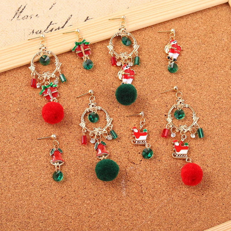 Asymmetric Christmas Earrings Santa Sleigh Bells Gift Jewelry Gem Plush Ball Accessories New Year Gift for Friend
Asymmetric Christmas Earrings Santa Sleigh Bells Gift Jewelry Gem Plush Ball Accessories New Year Gift for Friend