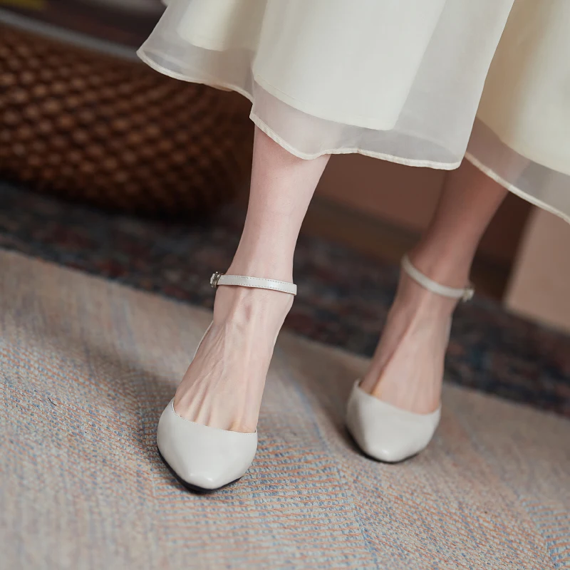 2021 spring new thick-heeled high-heeled leather simple and versatile single shoes women's loafers
2021 spring new thick-heeled high-heeled leather simple and versatile single shoes women's loafers