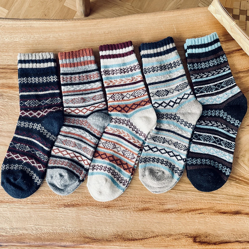 

5Pairs New Witner Socks Women Men Sock Thick Warm Wool Socks Retro Style White Gray Christmas Gift Free Size Dropshipping