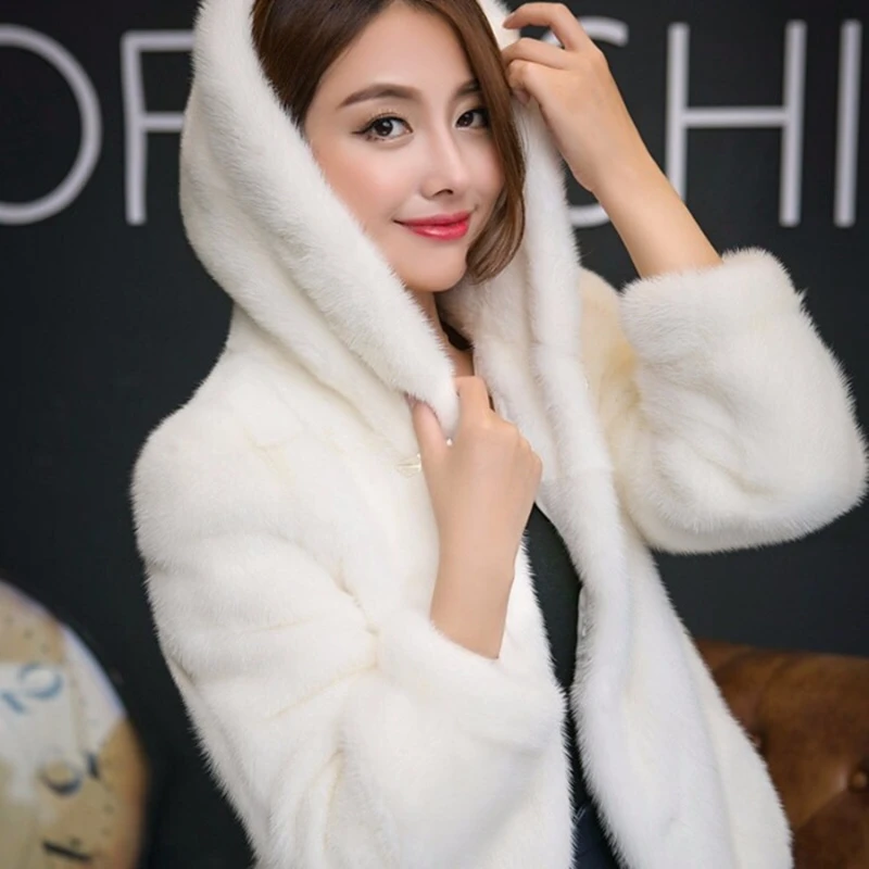 New Autumn Winter Short 2021 Faux Fur Coat Fashion Slim Hooded High Waist Black Imitation Fur Jacket Warm Fake Mink fur Coats
New Autumn Winter Short 2021 Faux Fur Coat Fashion Slim Hooded High Waist Black Imitation Fur Jacket Warm Fake Mink fur Coats