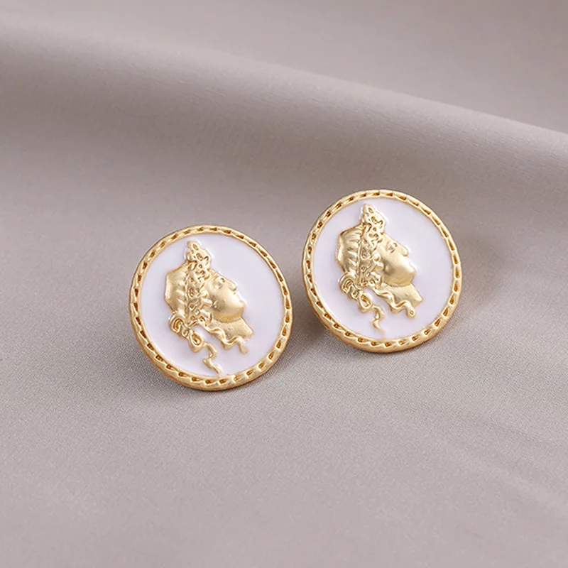 Temperament Retro Senior Portrait Human Head Round Earrings Design Sense Earrings Personality Fashion Earrings Women
Temperament Retro Senior Portrait Human Head Round Earrings Design Sense Earrings Personality Fashion Earrings Women