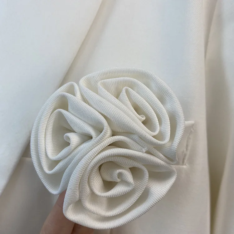 UMI MAO Spring New M6 British Style Casual Loose Thin White Small Suit Net Red Chic Flower Suit Jacket Female 
UMI MAO Spring New M6 British Style Casual Loose Thin White Small Suit Net Red Chic Flower Suit Jacket Female