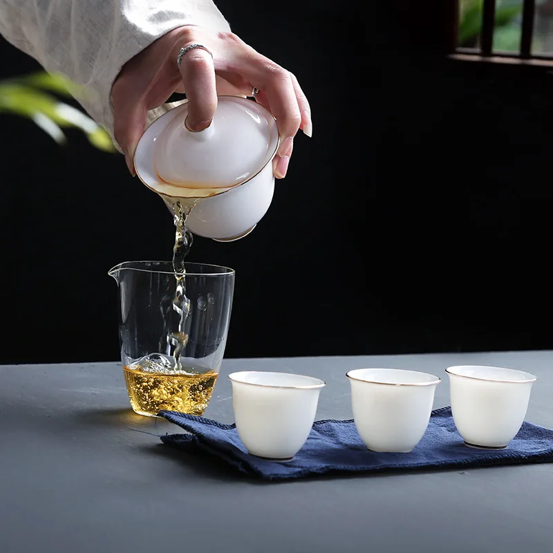 Белый элегантный керамический чайник Gaiwan, китайские дизайнерские чайные чашки, заварник, чайная посуда, портативный дорожный чайный набор ...
Белый элегантный керамический чайник Gaiwan, китайские дизайнерские чайные чашки, заварник, чайная посуда, портативный дорожный чайный набор ...