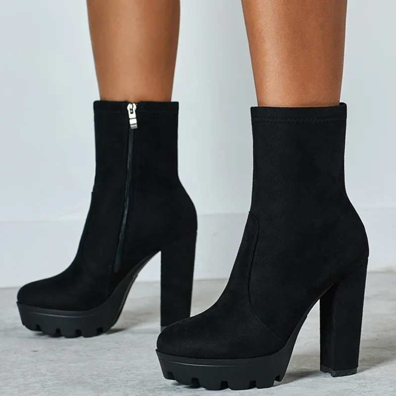 2021 New Fashion Autumn Winter High heels Ankle Boots Women Thick Heel Platform Boots Ladies Worker Boots Size 35 42
2021 New Fashion Autumn Winter High heels Ankle Boots Women Thick Heel Platform Boots Ladies Worker Boots Size 35 42