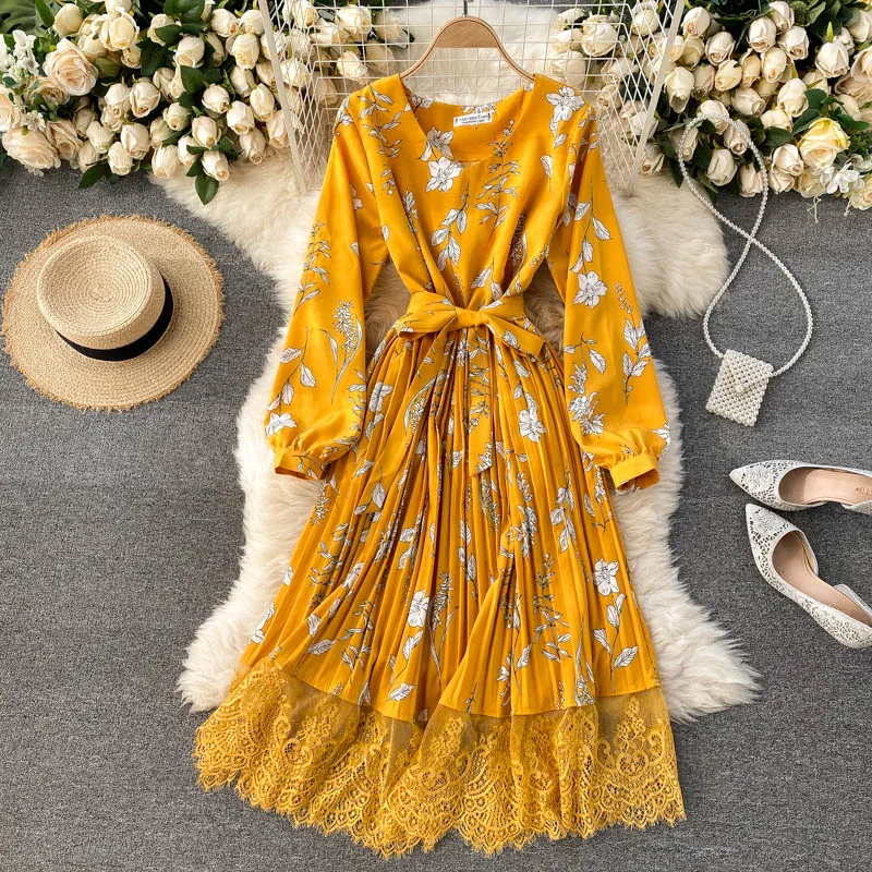French Vintage floral print spring Summer long pleated bandage Dress Women Party lace patchwork elegant beach tunic Vestidos
French Vintage floral print spring Summer long pleated bandage Dress Women Party lace patchwork elegant beach tunic Vestidos
