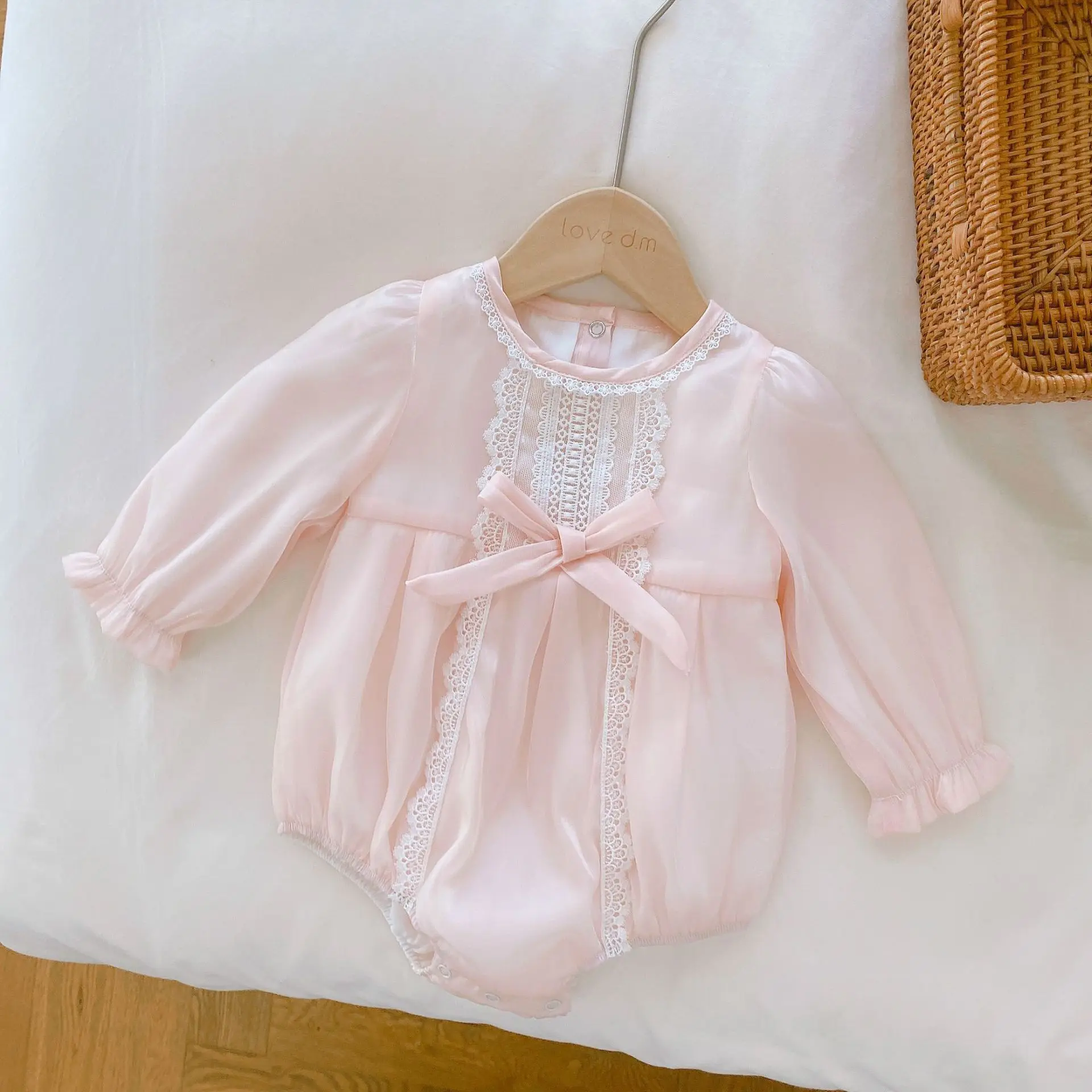 WLG Baby Girl Fall Clothes Pink Bow Lace Long Sleeve Rompers Toddler Girl Cute All Match Clothes for 6-18 Months
WLG Baby Girl Fall Clothes Pink Bow Lace Long Sleeve Rompers Toddler Girl Cute All Match Clothes for 6-18 Months