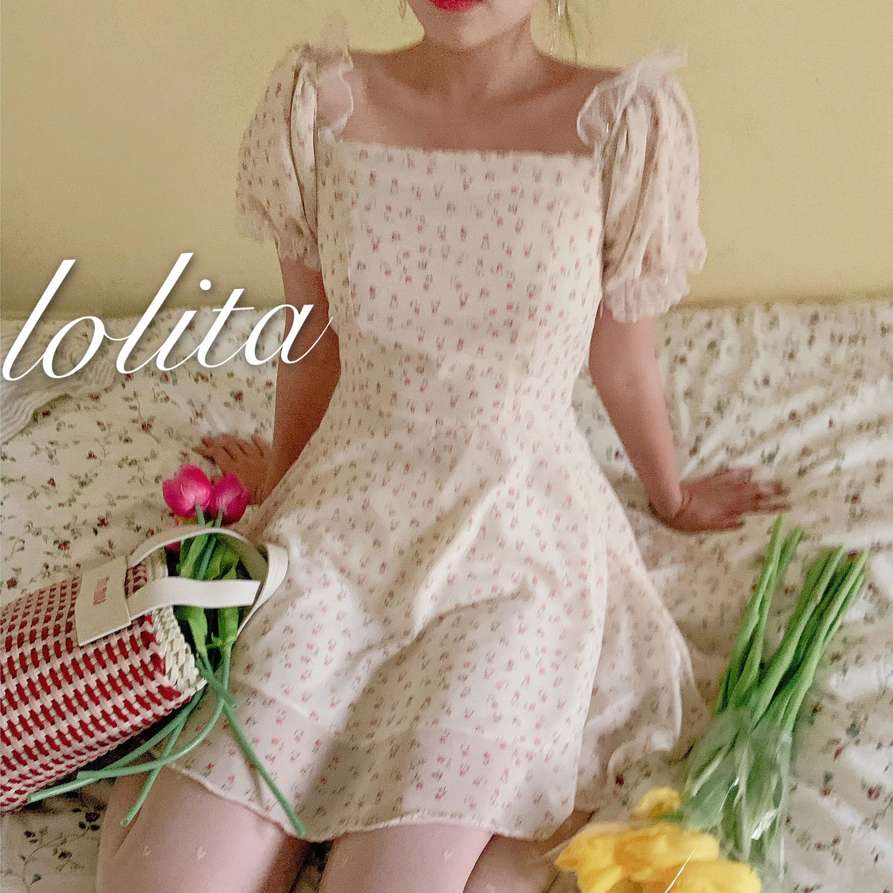 Lolita girl sweet floral dress mori fresh square collar puff sleeve dress falbala high waist victorian dress kawaii girl gothic
Lolita girl sweet floral dress mori fresh square collar puff sleeve dress falbala high waist victorian dress kawaii girl gothic