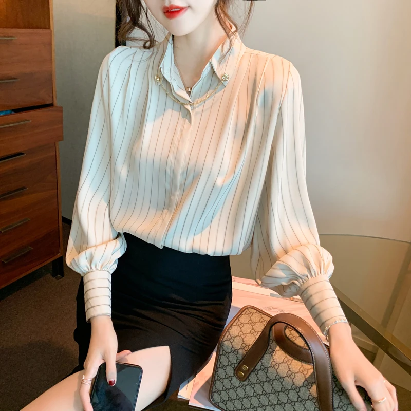 Ladies Professional Shirt 2021 Spring New Retro Women Fashion Blouse Striped Chiffon Shirt Female Loose Long-sleeved Shirt Tops
Ladies Professional Shirt 2021 Spring New Retro Women Fashion Blouse Striped Chiffon Shirt Female Loose Long-sleeved Shirt Tops