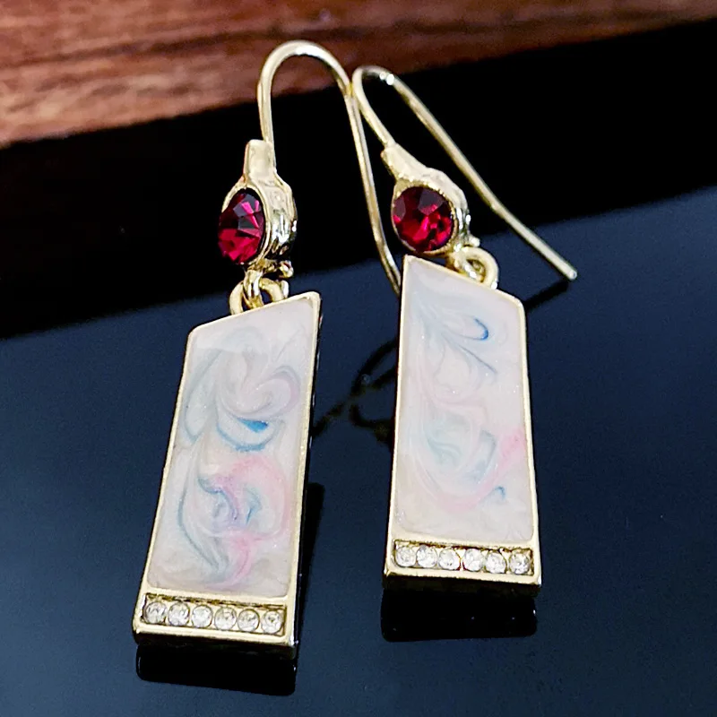 Fashion Women Plum Red Crystal Square Opal Earrings Classic Lady Drop Earrings Jewelry Earrings for Female Party Gift
Fashion Women Plum Red Crystal Square Opal Earrings Classic Lady Drop Earrings Jewelry Earrings for Female Party Gift