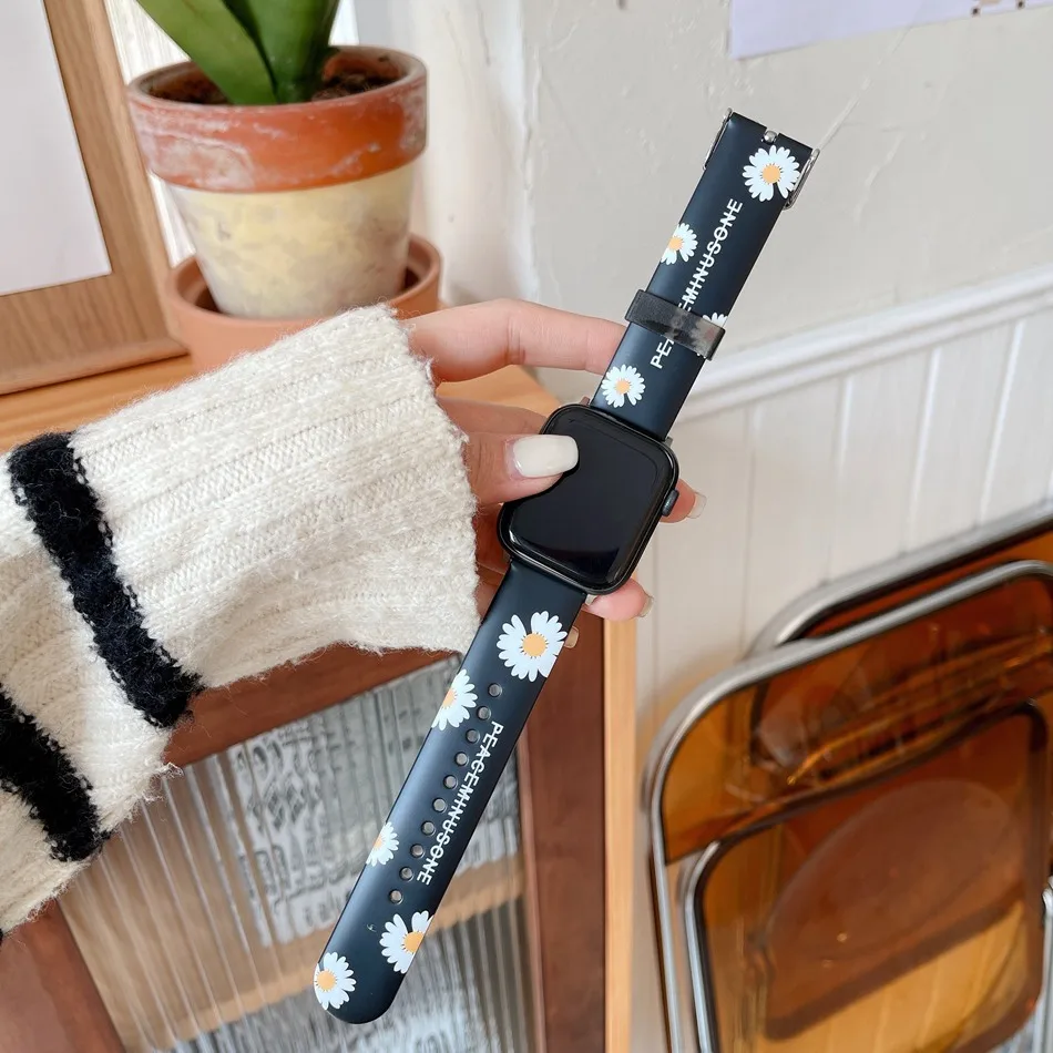 Vintage daisy flower Strap For Apple Watch band 44mm 40mm 38mm 42mm Silicone smartwatch watchband bracelet iWatch6 se 3 4 5 band
Vintage daisy flower Strap For Apple Watch band 44mm 40mm 38mm 42mm Silicone smartwatch watchband bracelet iWatch6 se 3 4 5 band