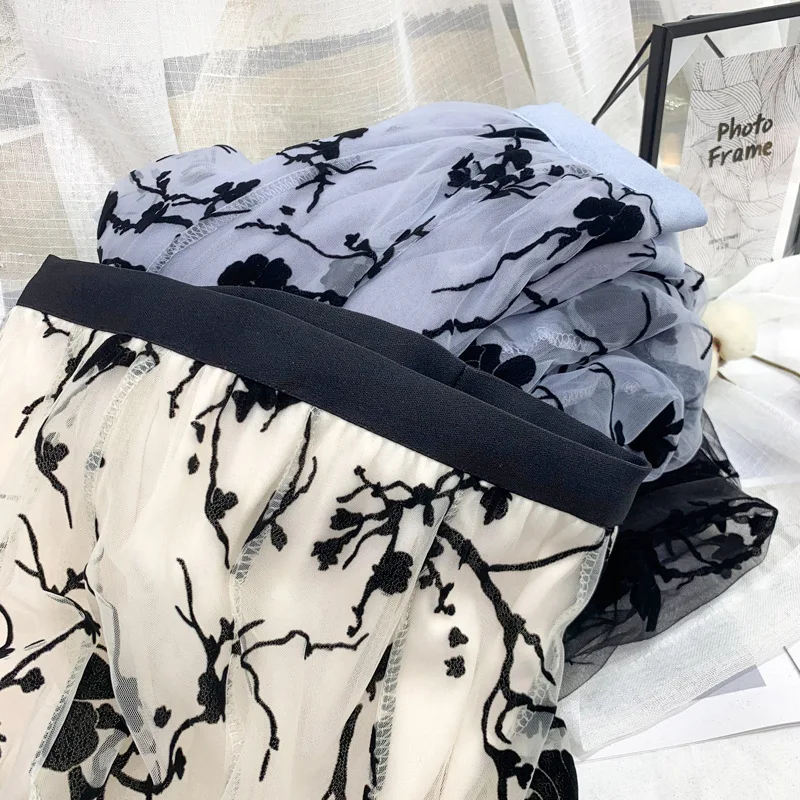 Woman Vintage Floral Flocking Tulle Summer Skirts Female 2021 Elastic High Waist A Line Mesh Midi Skirt T029 
Woman Vintage Floral Flocking Tulle Summer Skirts Female 2021 Elastic High Waist A Line Mesh Midi Skirt T029