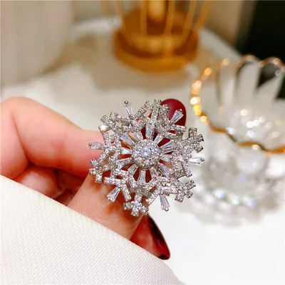 Ring Women's Rotatable Snowflake Opening Adjustable Ring Super Beautiful Super Flash Zircon Elegant Dress Accessories Party Gift
Ring Women's Rotatable Snowflake Opening Adjustable Ring Super Beautiful Super Flash Zircon Elegant Dress Accessories Party Gift